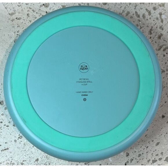 Sun Squad Stainless Steel Green Dog Bowl with Travel Lid Holds 4 Cups - Picture 2 of 8